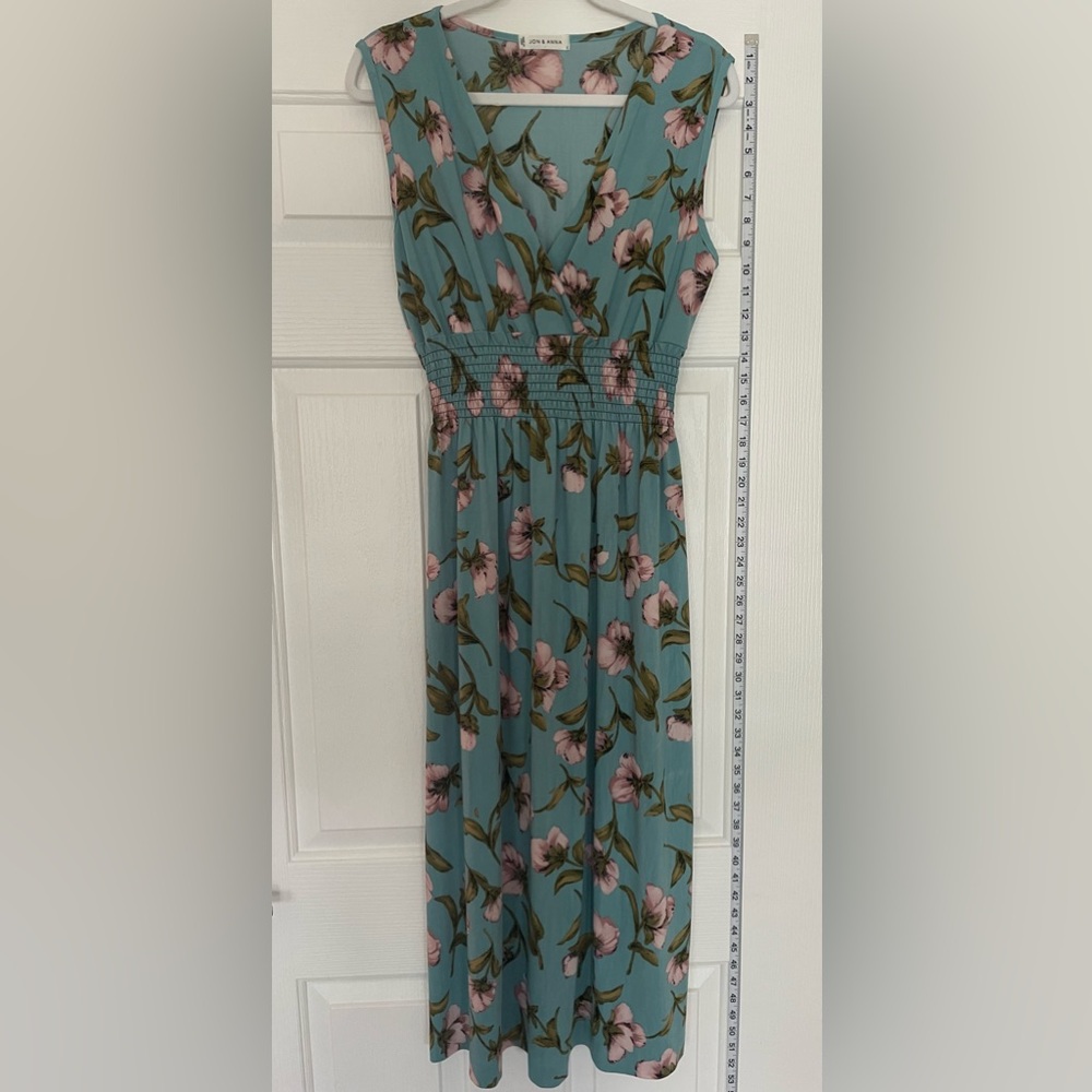 Gorgeous Jon  and Anna dress